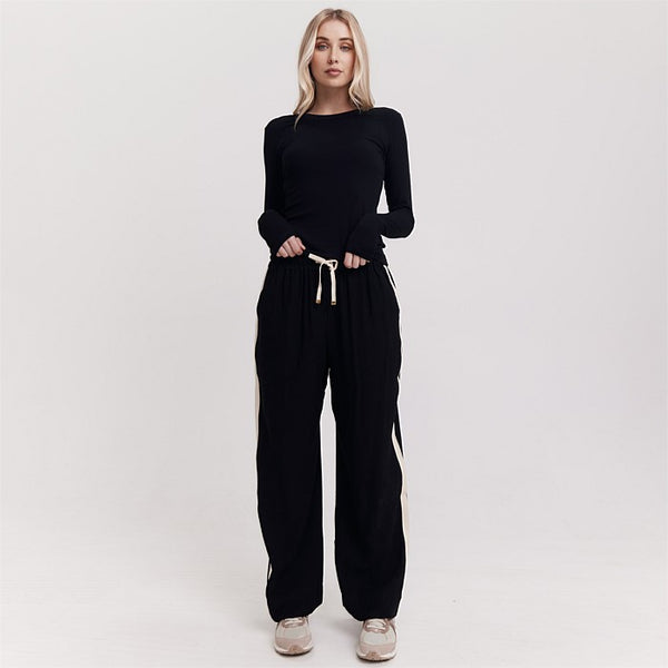 TAYLOR SPORT - Weekender wide leg pant! 12