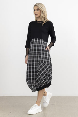 X LAB (LN) NZ - Overcast plaid bubble hem dress! 16