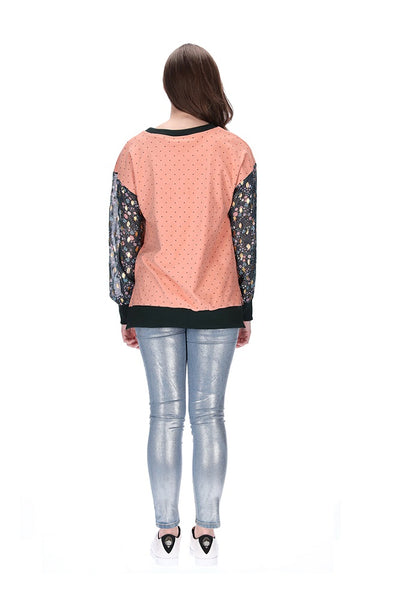 CHARLO - Floral sleeve peach star top! 8-10