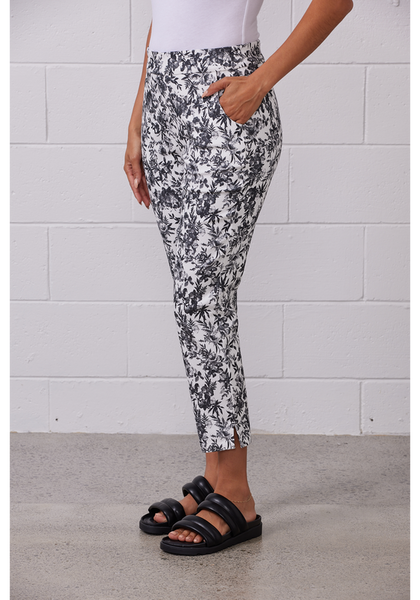 NEWPORT - Carson 7/8 pull on printed pant! 14