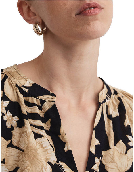 WITCHERY - Floating lotus blouse! 12