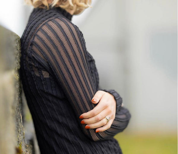 LOVE KNOT WAR (NZ) mesh lace dress! 10