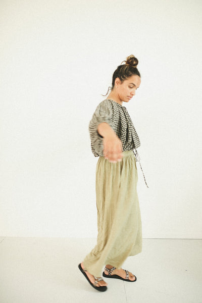 TĀTAHI MERCHANTS - Gingham Ahurei crop blouse! 14-16