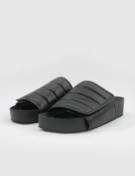 MOOCHI - Leather puff slides! 39