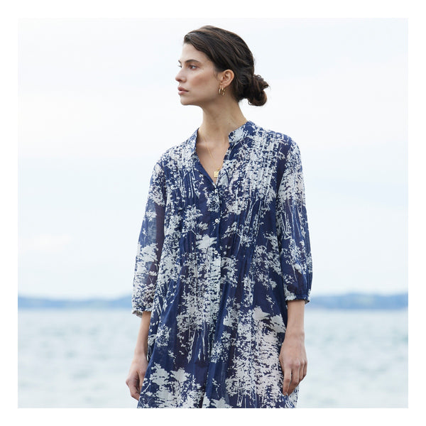 CAROLINE SILLS (NZ) Navy botanical print shirt dress! 10-12