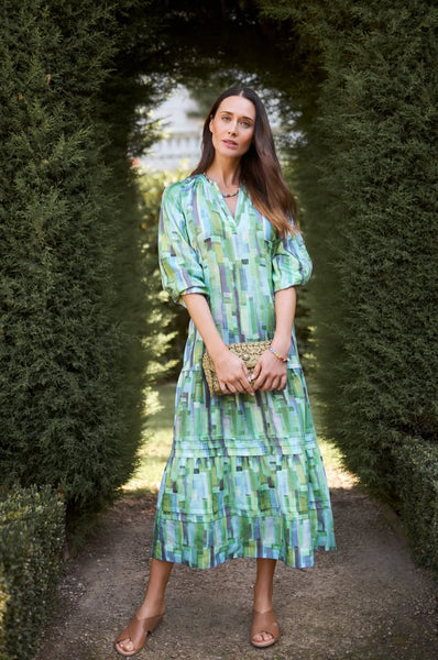 BLUE ILLUSION (LN) Tiered maxi dress! 12