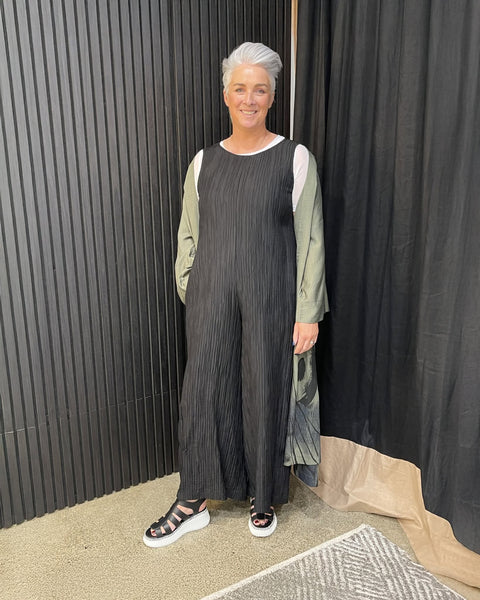 REPERTOIRE (LN) NZ "Molly" textured jumpsuit! 8-10