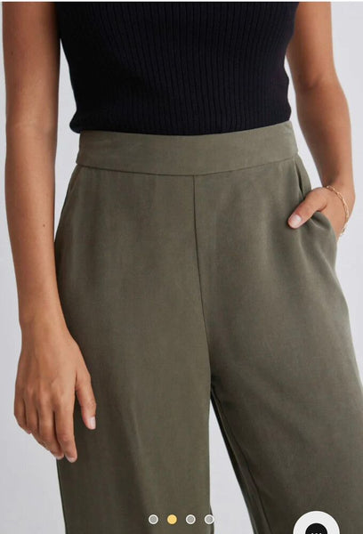 AMONG THE BRAVE - Effortless wide leg viscose pant! 10