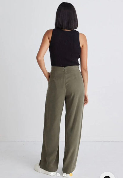 AMONG THE BRAVE - Effortless wide leg viscose pant! 10