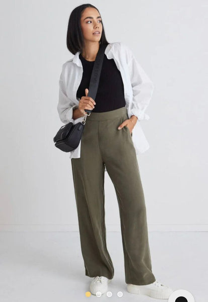 AMONG THE BRAVE - Effortless wide leg viscose pant! 10
