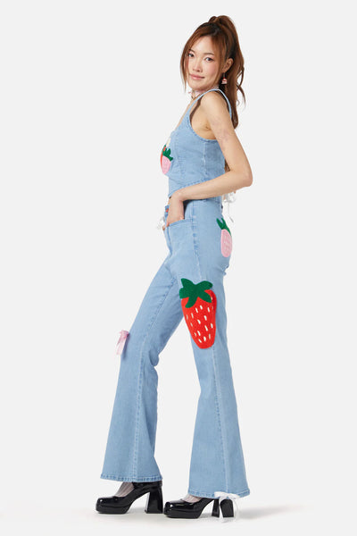 DANGERFIELD (LN) Tufted applique flare jeans! 8-10