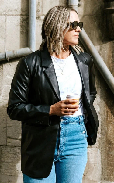 MOKÉ (LN) "Emmy" vegan leather blazer! 12