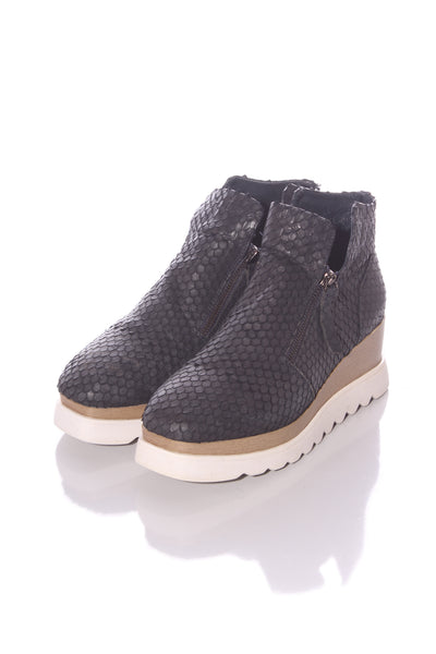 HINAKO - Textured leather ankle boots! 9