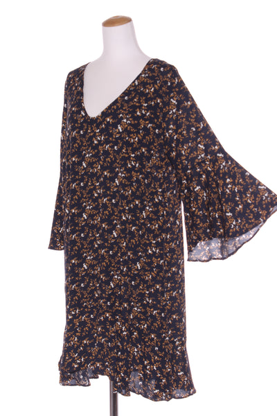 HUMIDITY (BN) Navy floral  flare sleeve dress! 12