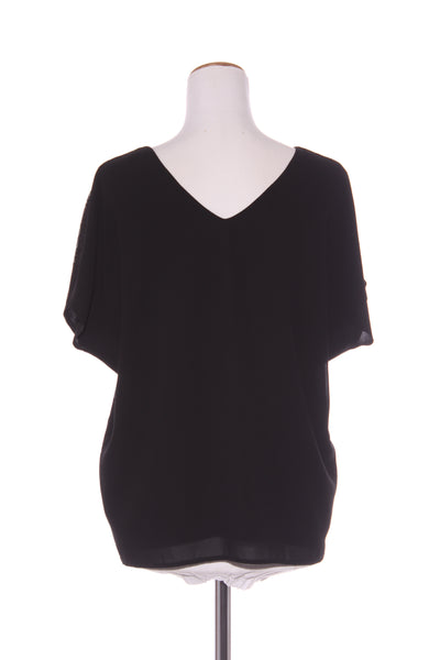 MAX - V neck sequin top! 10-12