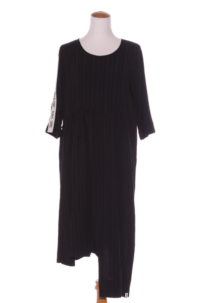 DEEANNE HOBBS (NZ) Asymmetric hem textured dress! 12-14