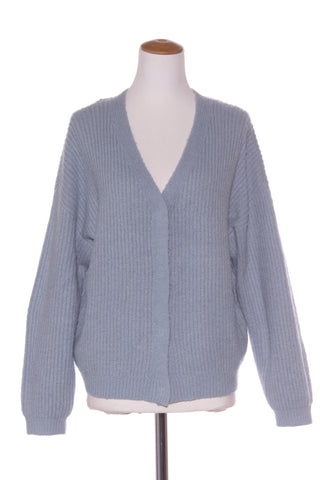 C'EST MONIQUE - Powder blue knit cardi! 12-16
