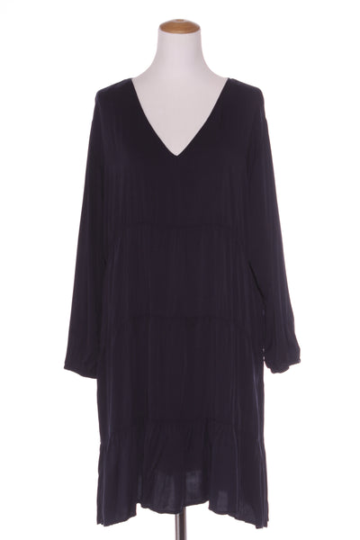 PQ 'V' neck tiered L/S dress - Navy! 14-16