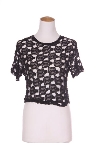 JULIAN DANGER - Skull lace crop over top! 6-10