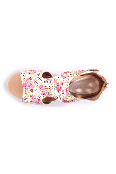 STEP ON AIR (LN) "Skye" Floral mid heels! 8