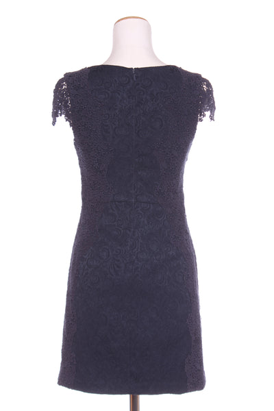 FOREVER NEW - Broiderie detail navy jacquard dress! 8