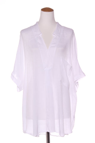 WILD CHILD (LN) Self patterned white top! 18-20