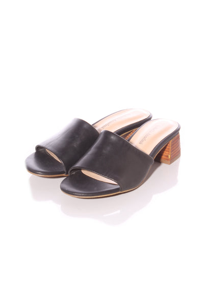 ISABELLA ANSELMI - Leather mid heel sandals! 38