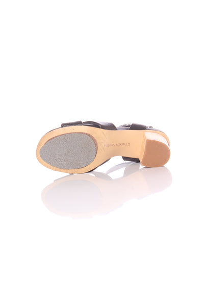 ISABELLA ANSELMI - Leather mid heel sandals! 38