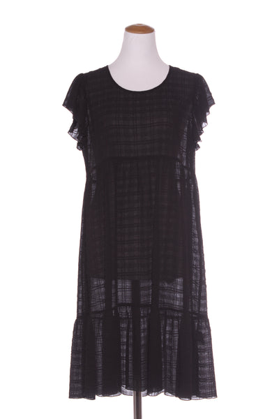 COCO & BELLE - Seersucker ruffle sleeve dress! 10-12