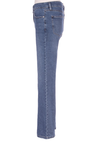 JUST JEANS - Bootcut mid rise petite length jean! 10