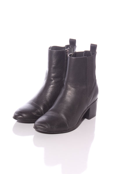 VALDO "Zola" leather ankle boot! 38