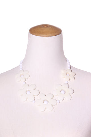 TRELISE COOPER - Flower statement necklace! White
