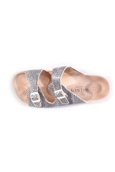 WALNUT - Textured leather sandals! 39