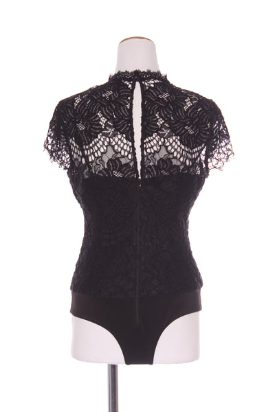 FOEVER NEW "Almira" lace scallop sleeve bodysuit! 12