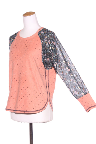 CHARLO - Floral sleeve peach star top! 8-10