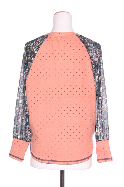 CHARLO - Floral sleeve peach star top! 8-10