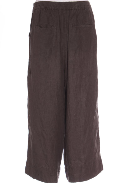 MAX - Army green linen crop pant! 14