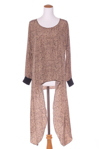 AMAYA - Cheetah print peak hem top! 12