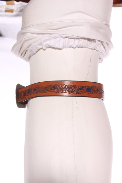 VINTAGE - Tooled leather painted belt! 8-10