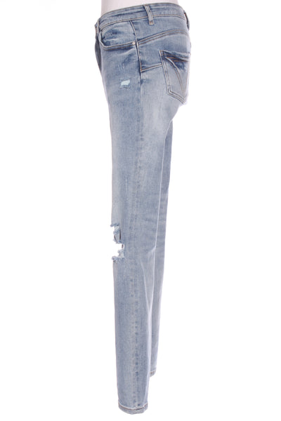 SHINE ON - Distressed light blue jeans! 8