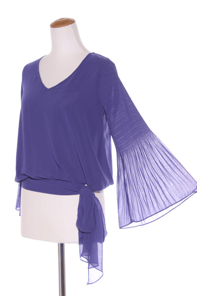 MAX - Textured flare sleeve chiffon top! 10