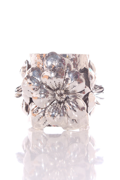 ZARA - Metal floral bangle!