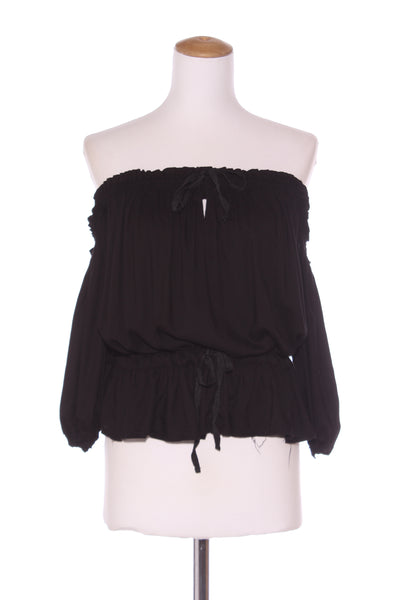 QUEEN THE LABEL - Off the shoulder top! 12