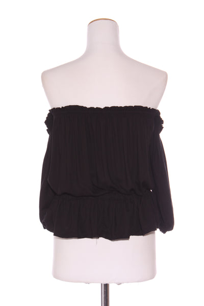 QUEEN THE LABEL - Off the shoulder top! 12