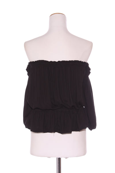 QUEEN THE LABEL - Off the shoulder top! 12