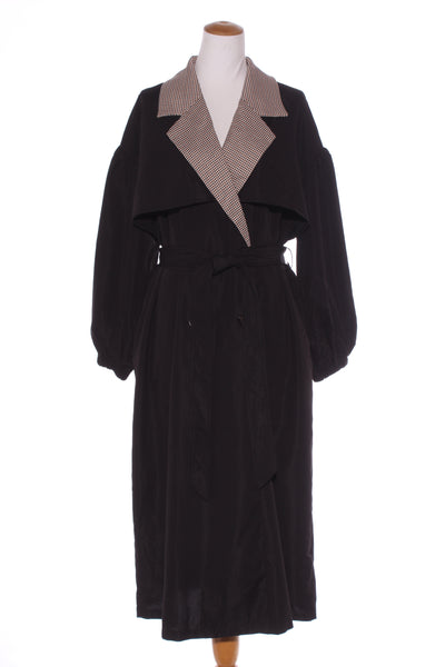 DREAM HOUSE (BN) Tan plaid trim trench coat! 18