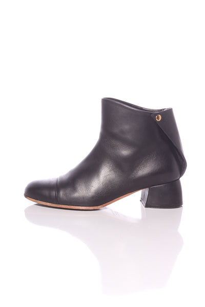 BEAU COOPS (ITA) Beau 6 wrap leather ankle boots! 39