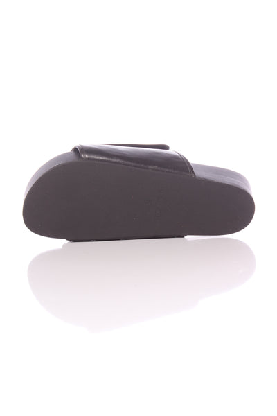 MOOCHI - Leather puff slides! 39