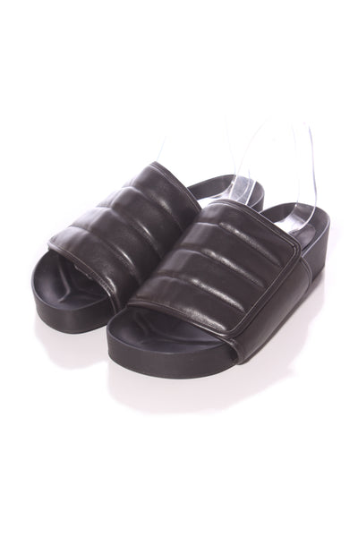 MOOCHI - Leather puff slides! 39