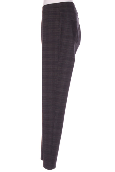 VASSALLI -  Slim check pull on ponte pant! 10